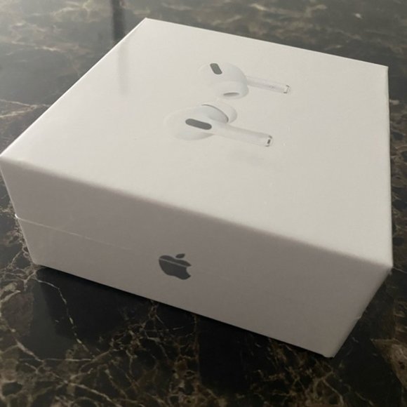 Apple airpods pro BRAND NEW In Box - Picture 6 of 9